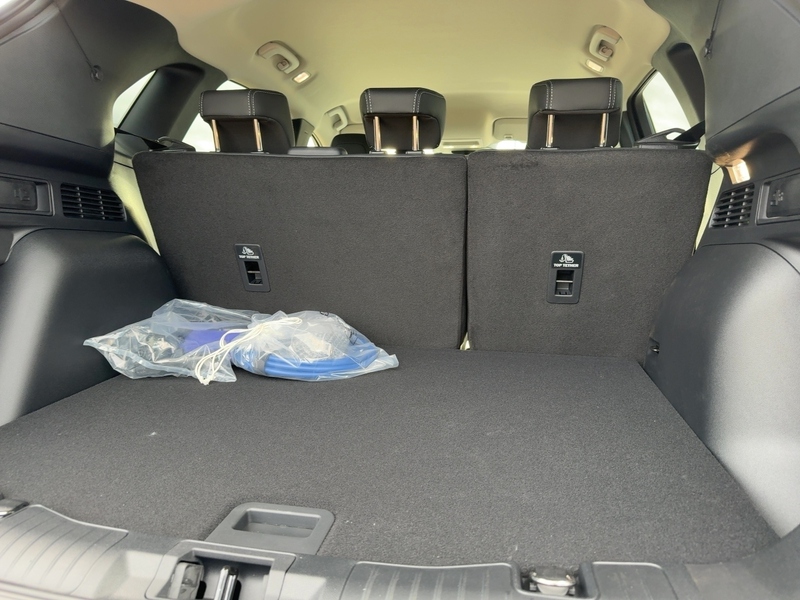 Fahrzeugabbildung Kuga ACTIVE X 5D 2,5HEV243 S6,2P CT FWD Bild 6 von 20