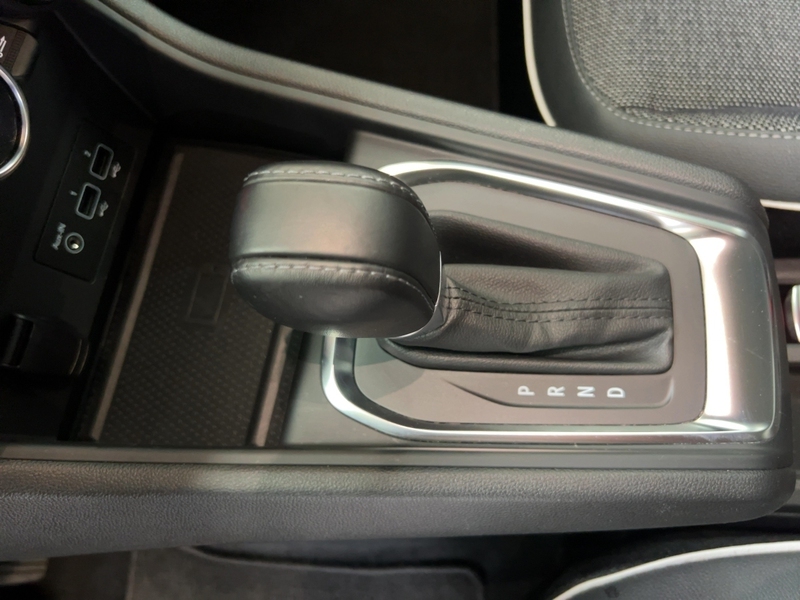 Fahrzeugabbildung Captur Apple CarPlay SHZ PDC BT Bild 15 von 16