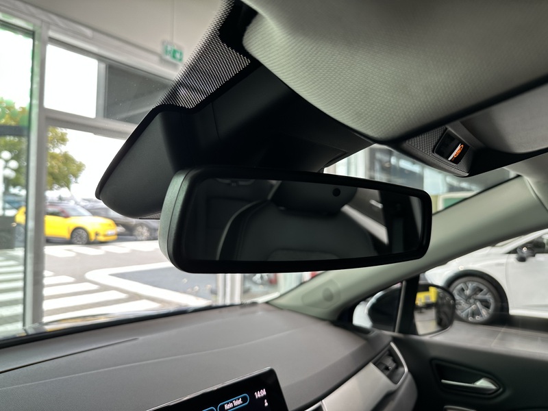 Fahrzeugabbildung Captur INTENS E-TECH Plug-in 160  Bild 48 von 50