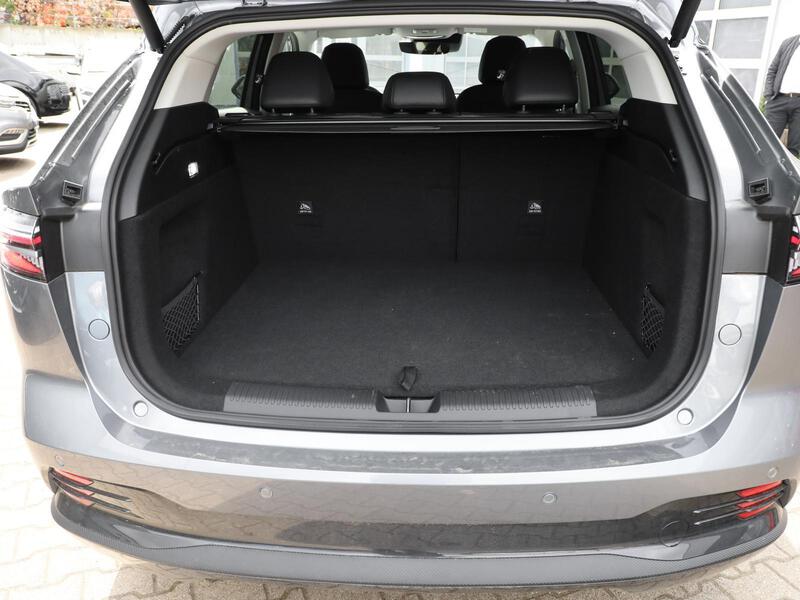 Fahrzeugabbildung HS LEDER NAVI SHZ PDC KLIMA BT Bild 8 von 14