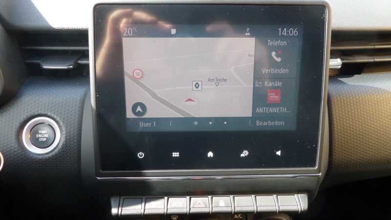 Fahrzeugabbildung Clio Einparkhilfe vorne Navigationssystem Bild 12 von 15
