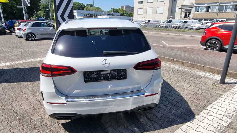 Mercedes-Benz B 220