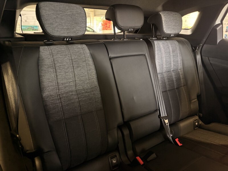 Fahrzeugabbildung Austral Techno Full Hybrid 200 PS Bild 7 von 50