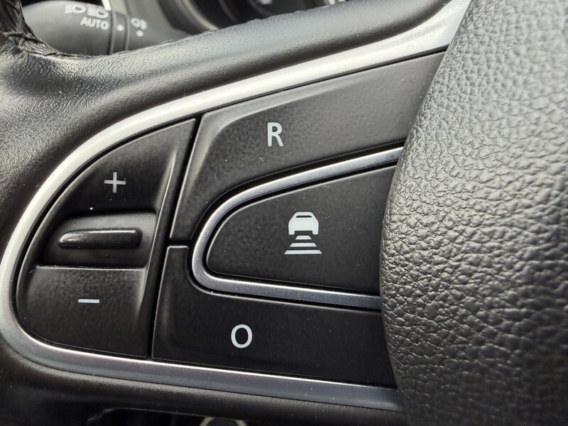 Fahrzeugabbildung Koleos X-Tronic-CVT Bild 18 von 46