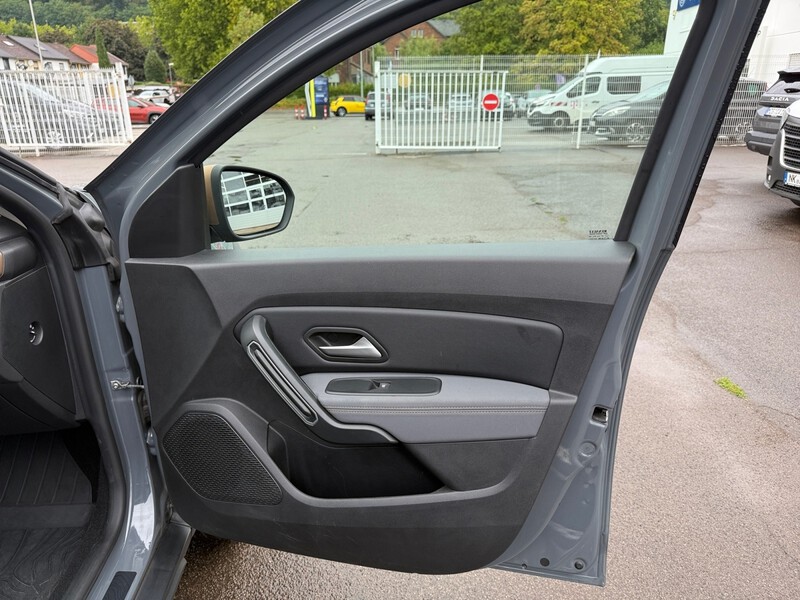 Fahrzeugabbildung Duster Extreme TCe 130 Bild 17 von 17