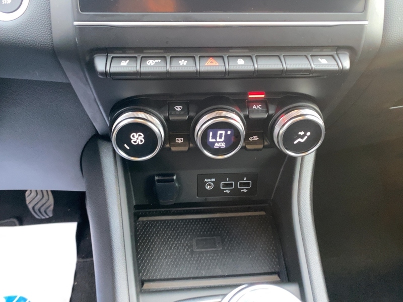 Fahrzeugabbildung Captur TECHNO TCe 140 Bild 15 von 20