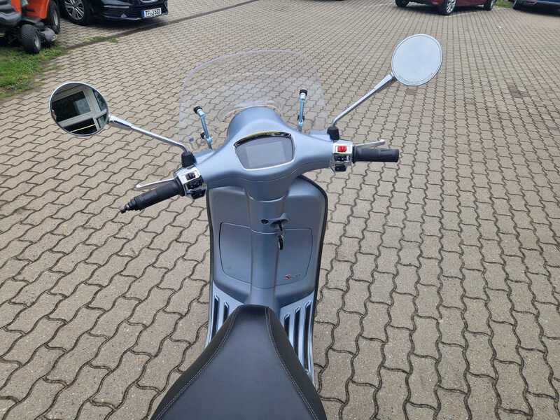 Vespa Primavera 125