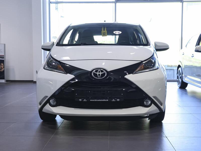 Fahrzeugabbildung Aygo X PDC KLIMA LM-Felgen BT ZV Bild 5 von 15