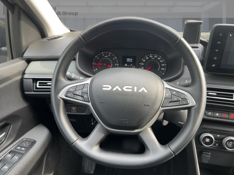 Fahrzeugabbildung Sandero Apple CarPlay SHZ PDC Bild 11 von 21
