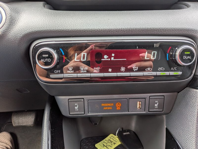 Fahrzeugabbildung Yaris ABS Fahrerairbag ESP Bild 14 von 15