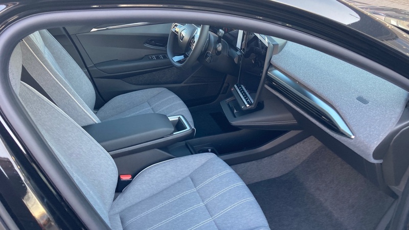 Fahrzeugabbildung Megane E-Tech 100% ele Paket Evolution ER EV60 130 Bild 8 von 11