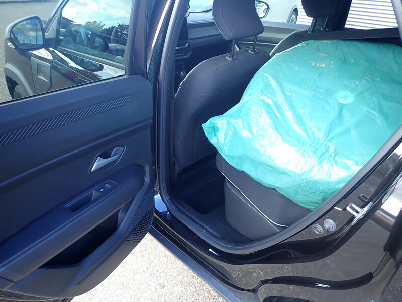 Fahrzeugabbildung Duster Mild-Hybrid 140 Journey Bild 7 von 16