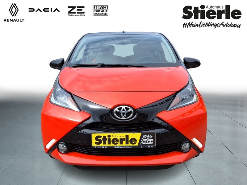 Fahrzeugabbildung Aygo LED/KLIMA/RÜCKFAHRKAMERA/ Bild 2 von 14