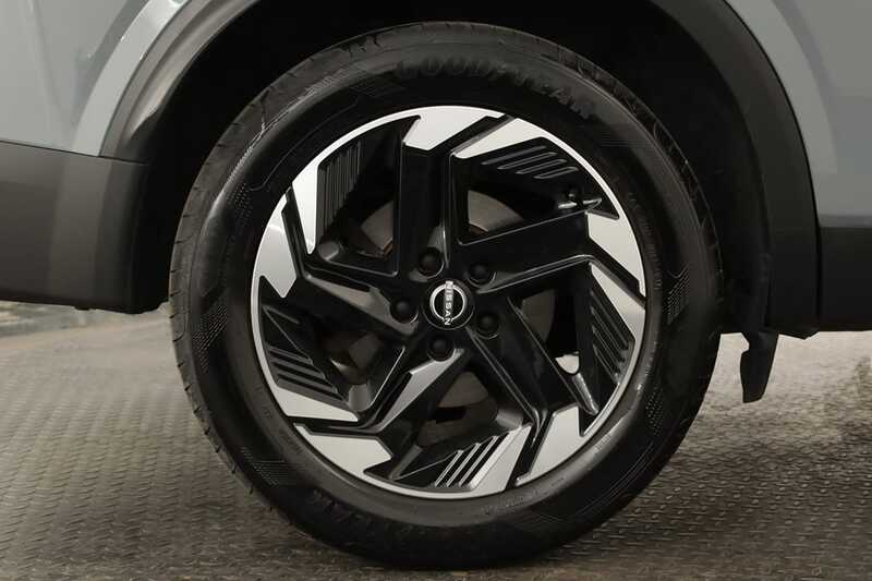 NISSAN Qashqai Qashqai 1.3 DIG-T N-Connecta LED Xtronic — photo 5