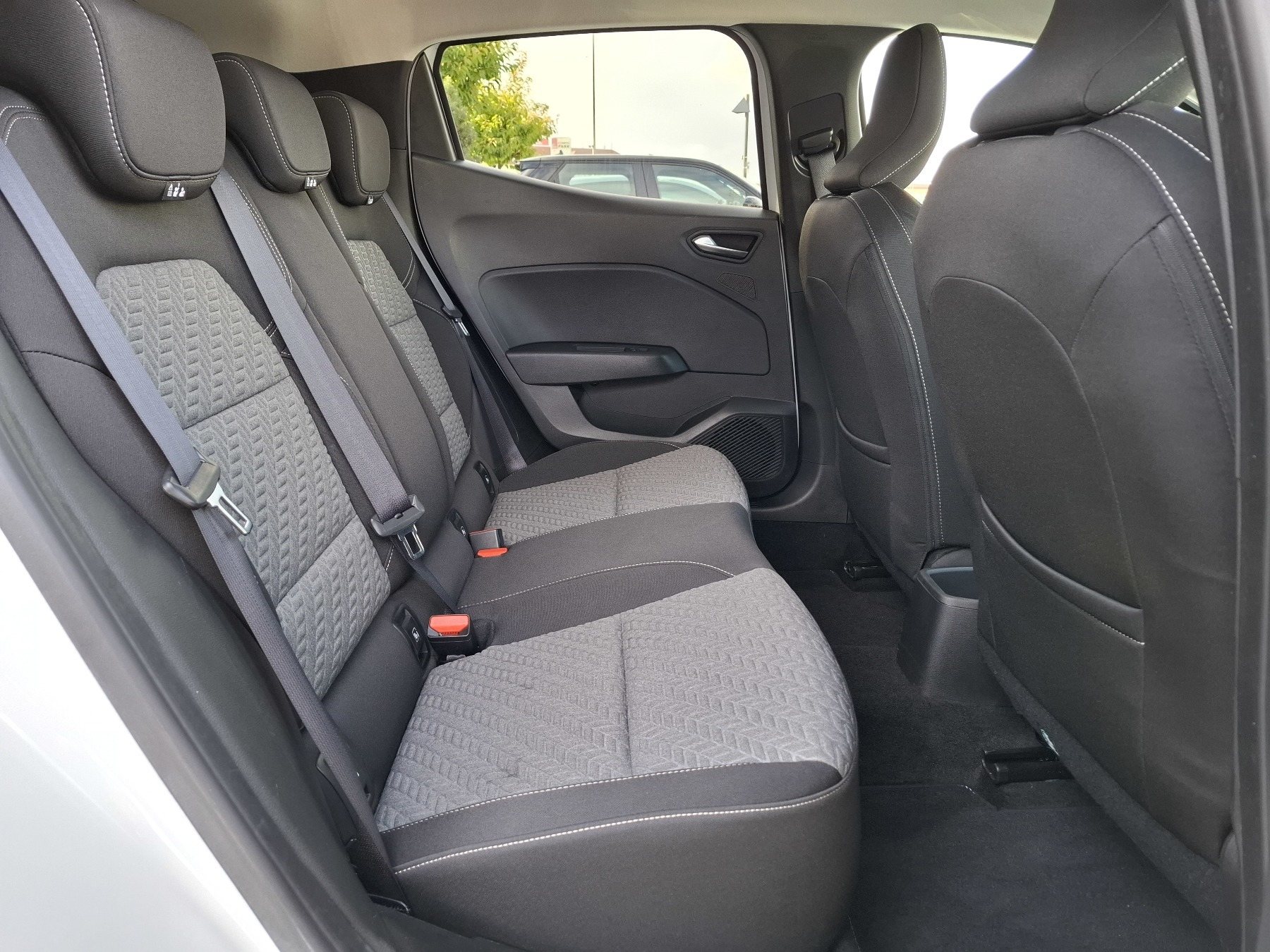 Renault Clio – Bild 15