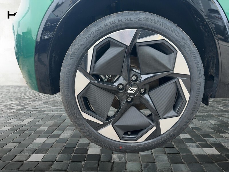 Fahrzeugabbildung Clio Techno Full Hybrid E-Tech 160 Bild 6 von 15