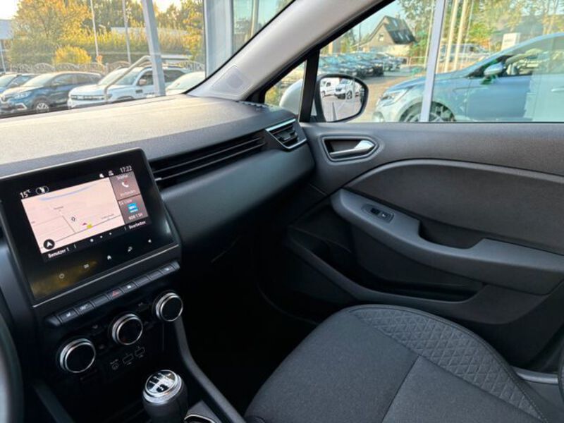 Fahrzeugabbildung Clio lima/Navi/Ganzjr. Bild 5 von 10