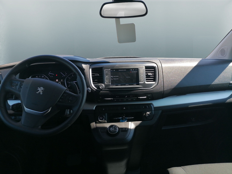 Peugeot Traveller