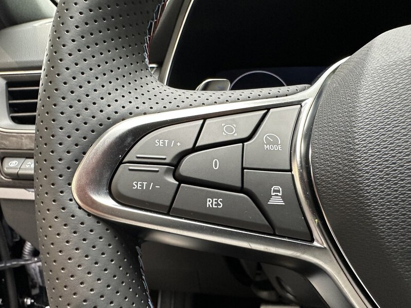 Fahrzeugabbildung Arkana Esprit Alpine 160 PS EDC Mild Hybrid Bild 38 von 50