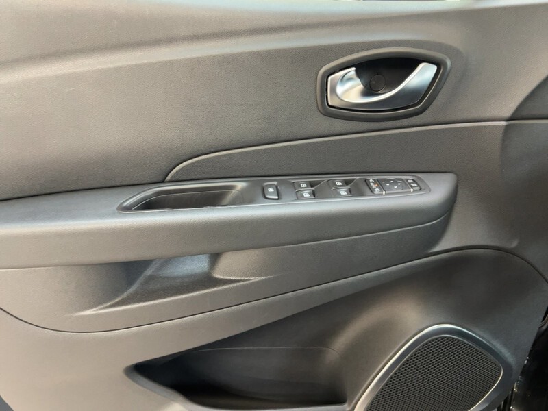 Fahrzeugabbildung Captur SHZ KLIMA LED-Tagfahrlicht Tagfahrlicht Bild 13 von 23