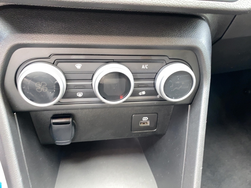 Fahrzeugabbildung Sandero Stepway Expression TCe 100 ECO-G Bild 20 von 21