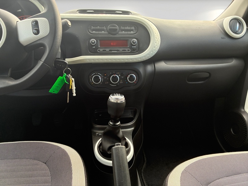 Fahrzeugabbildung Twingo Klima Radio Bild 10 von 17