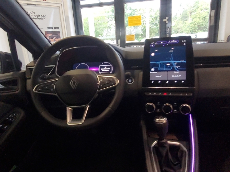 Fahrzeugabbildung Clio KISS TCe 90 Bild 9 von 12