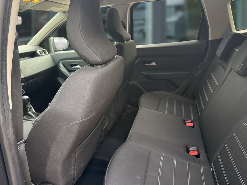 Fahrzeugabbildung Duster Journey TCe 150 EDC Bild 16 von 23