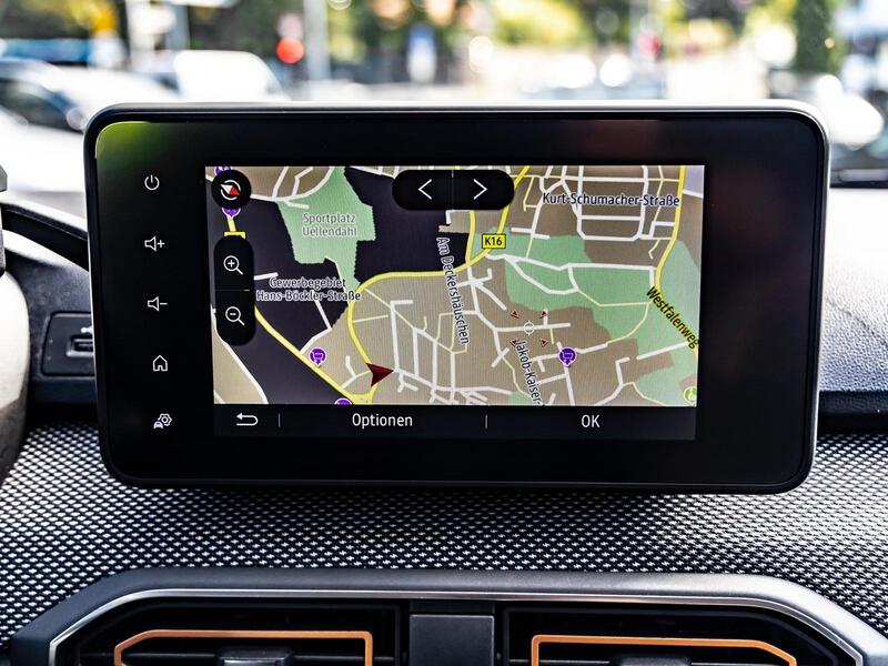 Fahrzeugabbildung Sandero NAVI PDC KLIMA BT Bild 11 von 15