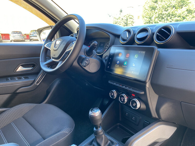 Fahrzeugabbildung Duster Navi 360° Bild 18 von 20