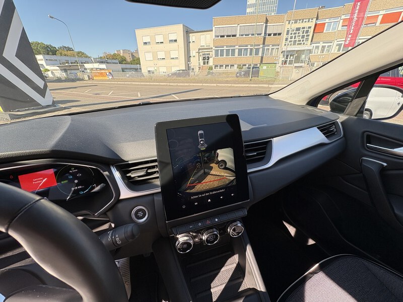 Fahrzeugabbildung Captur II 1.6 E-TECH Plug-in Hybrid 160 Techno Bild 15 von 18
