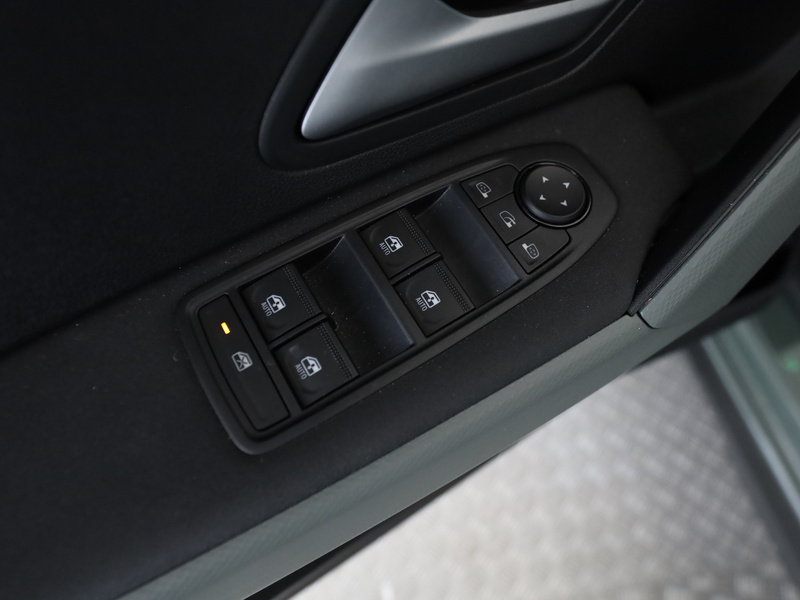 Fahrzeugabbildung Duster 1.6 E-TECH 140 Extreme  Bild 28 von 30