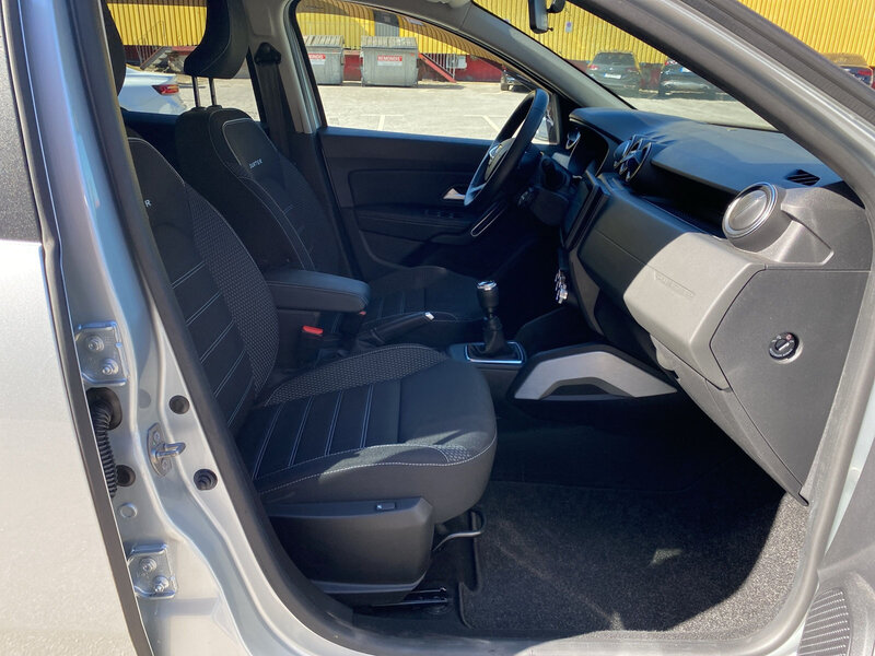 Fahrzeugabbildung Duster Navi 360° Bild 11 von 20