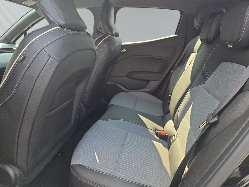 Fahrzeugabbildung Clio V Techno TCe 90 Bild 8 von 12