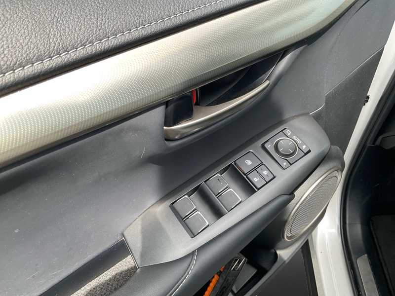 Lexus NX 300
