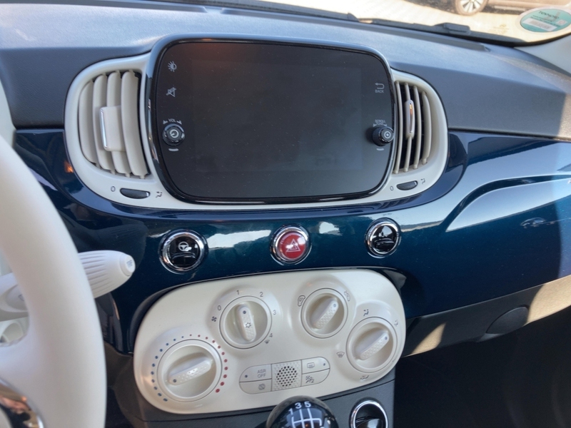Fahrzeugabbildung 500 1.0 70PS Klima DAB+ Carplay Alufelgen Bild 11 von 20