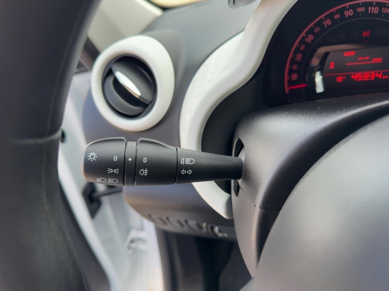 Fahrzeugabbildung Twingo ABS Fahrerairbag ESP SERVO ZV Bild 14 von 19