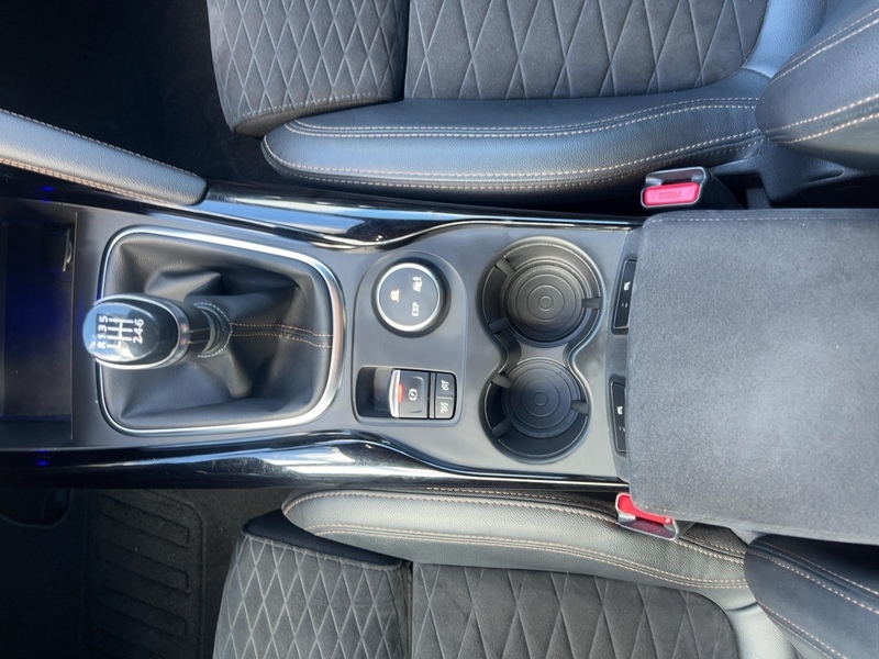 Fahrzeugabbildung Kadjar  Black Edition 1.3 TCe 140 Bild 14 von 22