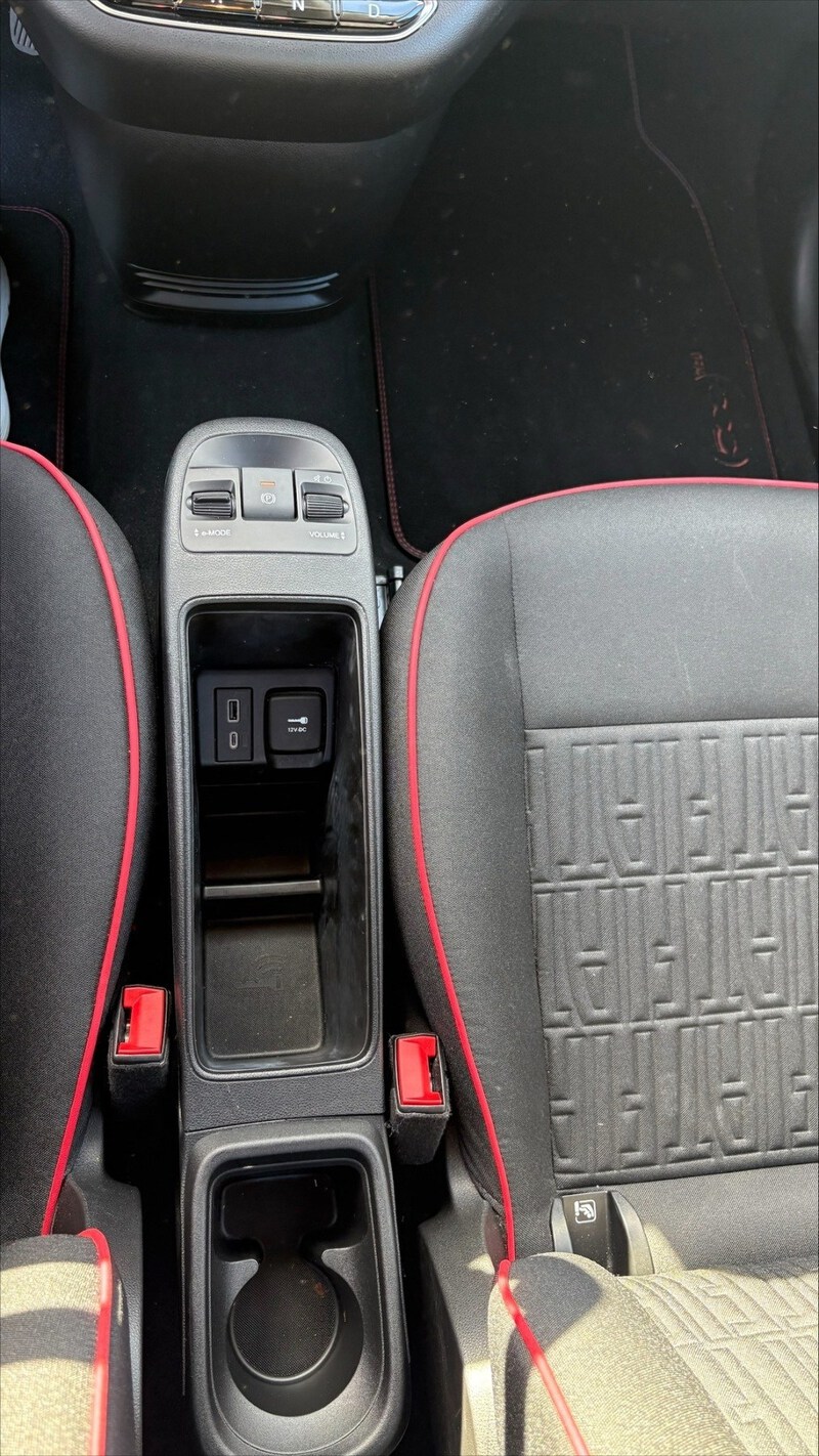 Fahrzeugabbildung 500C  Elektro Cabrio MJ22 RED Navi Klimaautomatik  Bild 18 von 20