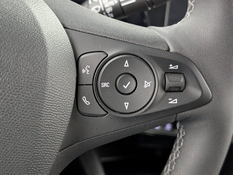 Fahrzeugabbildung Corsa 1.5 CDTI Elegance Kamera LED Bild 30 von 37