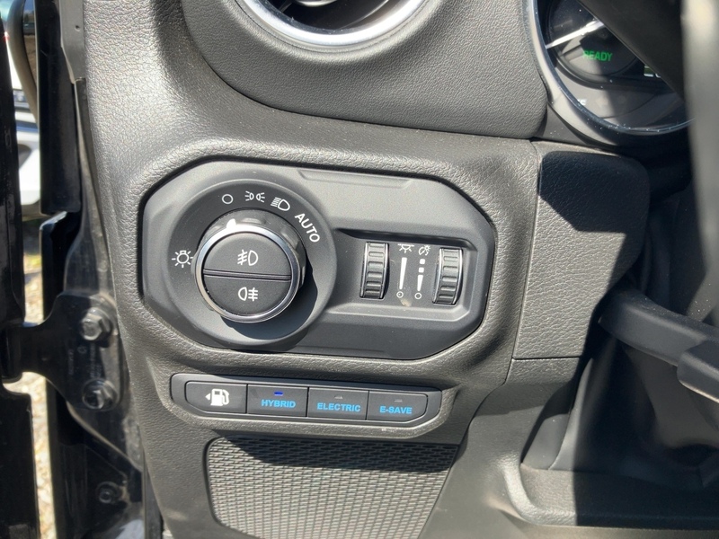 Fahrzeugabbildung Wrangler 4x4 Automatik, Carplay Bild 20 von 20