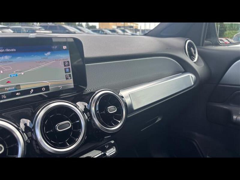Mercedes GLB
