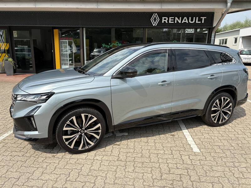 Fahrzeugabbildung Espace 6 Iconic Full Hybrid Bild 2 von 13