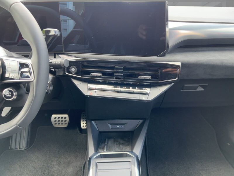 Fahrzeugabbildung Clio PDC BT Bild 12 von 23