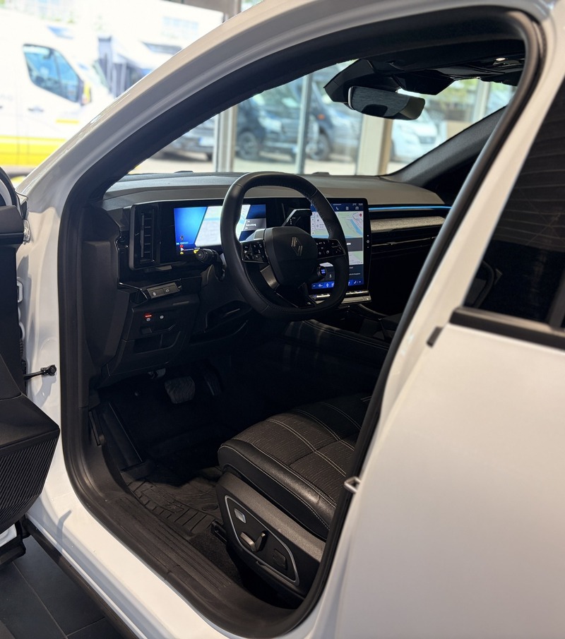 Fahrzeugabbildung Austral Techno Full Hybrid 200 PS Bild 28 von 50