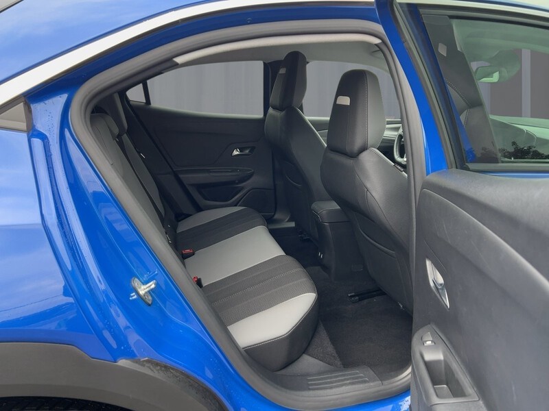 Fahrzeugabbildung Mokka Rückfahrkamera PDC ABS Fahrerairbag ESP Bild 9 von 25