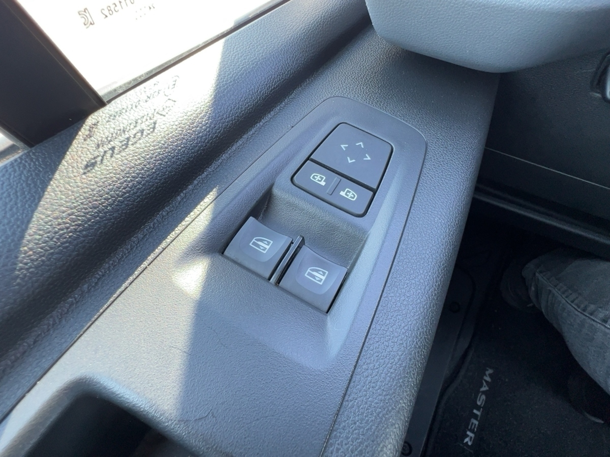 Renault Master – Bild 20