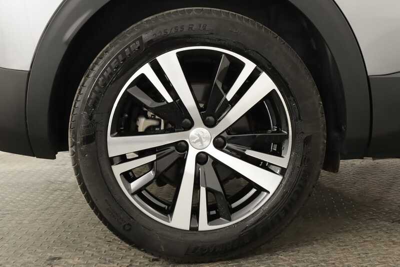 PEUGEOT 3008 3008 1.2 Hybrid Allure Pack e-DCS6 — photo 5
