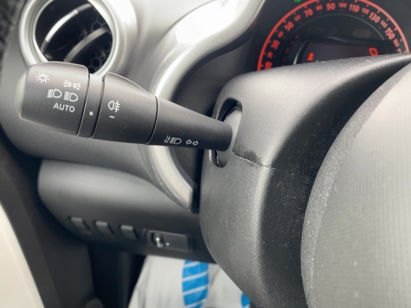 Fahrzeugabbildung Twingo ZEN SCe 65 Start & Stop Bild 15 von 21