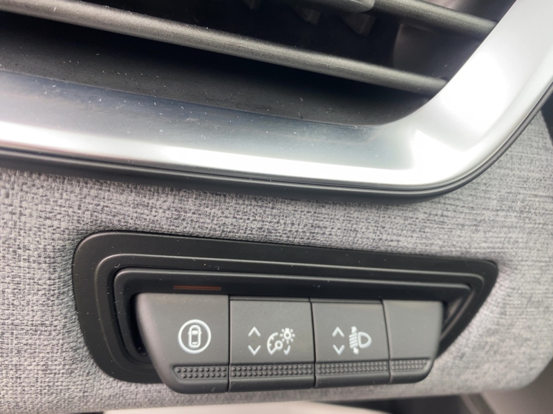 Fahrzeugabbildung Clio Evolution TCe 90 Bild 14 von 21